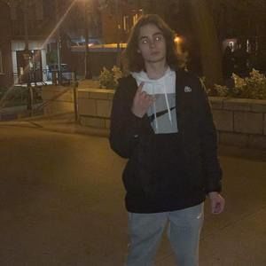 Meet your Posher, Alexis